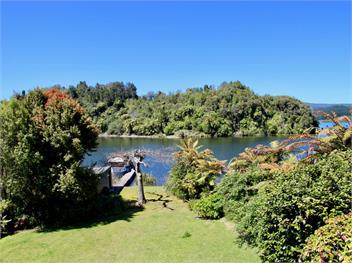 Lakeside Villa (Bachcare) - Lake Rotoiti