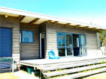 Beachfront Bach (Bachcare) - Rings Beach