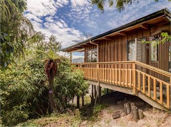 Treetop Hideaway (Bachcare) - Taupo Central