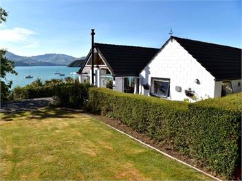 Anchor in Akaroa (Bachcare) - Akaroa