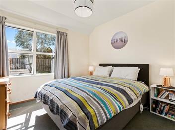 Charming on Cherry (Bachcare) - Wanaka