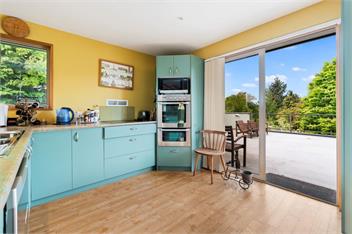 Retro Ski Lodge (Bachcare) - Wanaka