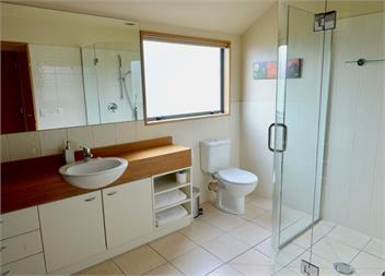 Sargood Splendour (Bachcare) - Wanaka