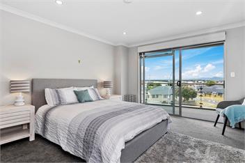 Sunrise, Seaviews and BBQs (Bachcare) - Papamoa