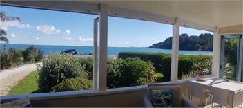 Blue Berry Bach - Stunning beach front location - Hihi