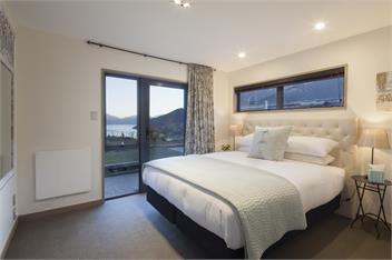 Lake View Retreat - Queenstown