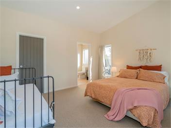 Golfers and Beach Lovers Dream (Bachcare) - Matarangi