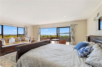 Island View Beach House (Bachcare) - Paraparaumu