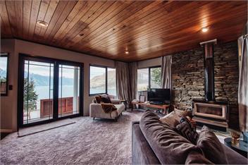 Views Forever! Renovated 4Bed Oasis 5 mins to CBD - Queenstown