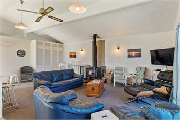 Beachfront Favourite (Bachcare) - Foxton Beach