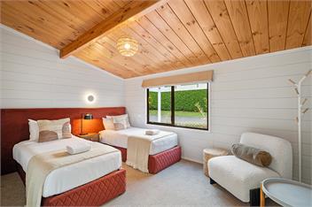 Mountviews Lodge - Swimming Pool, Spa Pool, Glamping tent, Playground - Taupo