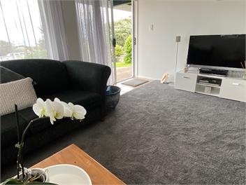 5 Min Walk to Beaches -Village & Shops Sea Views ! - Auckland