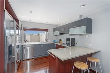 Hosts on the Coast - Pelicans Coastal Perch - Whitianga