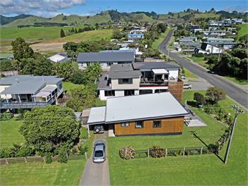 CRUISY ON CITRUS - Waihi Beach