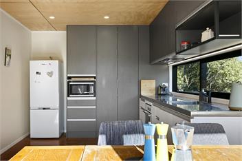 Secluded Lake Escape with sweeping reserve views near the Botanical Gardens - Taupo