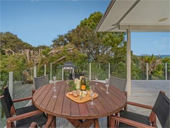 Hosts on the Coast Puriri Pride - Whitianga