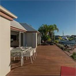 Hosts on the Coast Boost Morale on the Canal - Whitianga