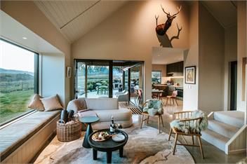 Ranger's Retreat | Stunning Mountain Views | Rural Location | Outdoor Fireplace - Wanaka
