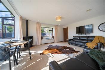 Matai by the Lake (Bachcare) - Te Anau