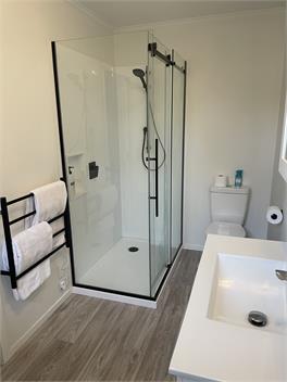 Trout House - 2 Master bedrooms with ensuites - Turangi