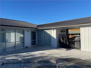 Hosts on the Coast Given Getaway - Whangamata