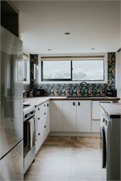 Kanuka Terrace - The Little Black House -