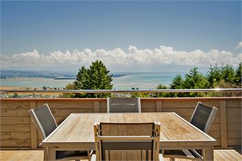 'Commodore' - Nelson Sea View Holiday Home - Nelson