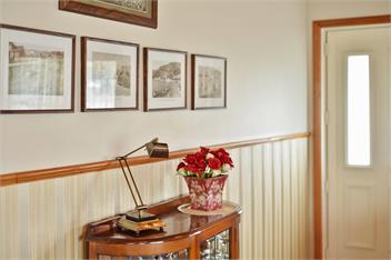 Roses On West Cottage - Greytown