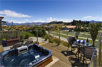Alpine Peaks 2 Bedroom Apartment - Wanaka