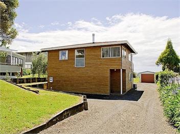 Views on Rimu (Bachcare) - Whitianga
