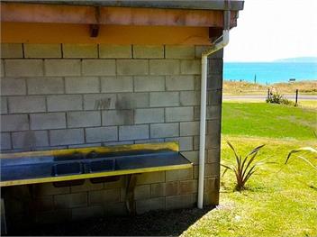 Beachfront Bach (Bachcare) - Rings Beach