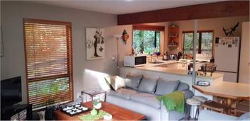 "Slice of Paradise"- Modern Colonial Styled holiday home - Akaroa