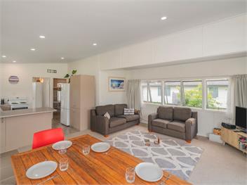 Bach Life on Seabreeze (Bachcare) - Whangamata
