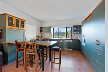 Belfast Dacha, Central, Linen and clean included, Hot Tub and Sauna. - Hanmer Springs 