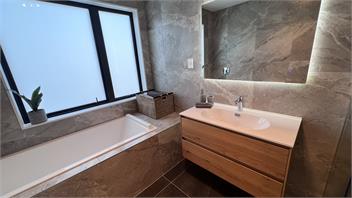 Natural Elegance - Auckland