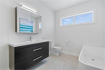 Stylish Serenity (Bachcare) - Martinborough