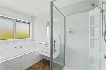 Southern Lakes Escape (Bachcare) - Queenstown