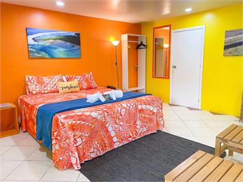 ShineAwayHomes-Mountain View with AC - Rarotonga