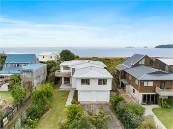 Matahari Beachfront Tairua - Pet Friendly - Tairua