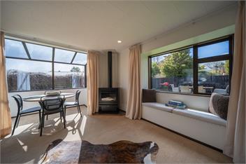 Matai by the Lake (Bachcare) - Te Anau