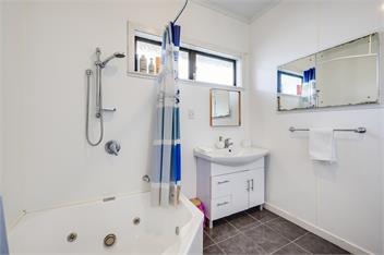 Charming on Cambridge - Taradale - Napier
