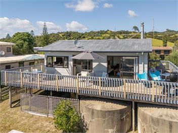 Sunseekers Bach (Bachcare) - Coromandel