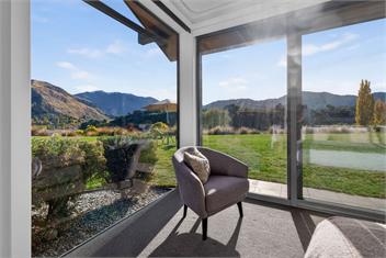 Fabulous bedroom views from exclusive private home - Queenstown