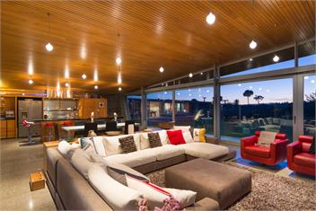 Kina Retreat - Main House with Pool Access -