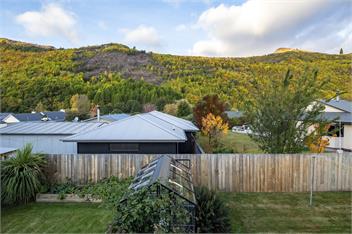 Arrowtown Gem | Stylish Escape | Prime Location - 