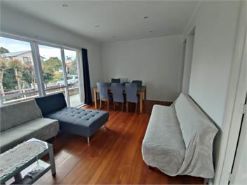 7 Beds including 4 Double Beds, 1 Single Bed, 2 Double Sofa Beds House A -