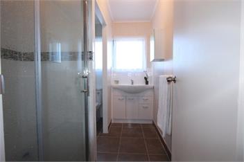 Central Hinemoa St Flat with Spa - Rotorua