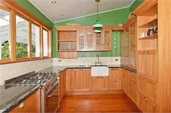 Lupton Lodge - Luxurious 4 Bedroom House - Whangarei