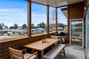 Adventure Sika - Relax on the deck with views - Taupo