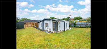 Beachy Bach - With Brand New Spa Pool! - Foxton Beach